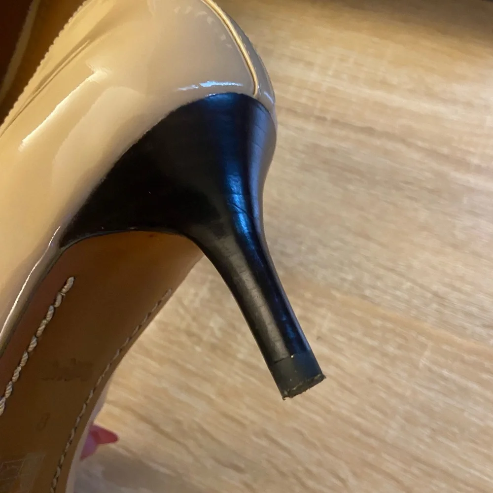 Coach Tan Heels Pointed Toe Classic - Picture 9 of 11